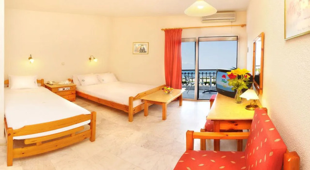 Martha's Haus Hotel, Book Hotel Gerakini 