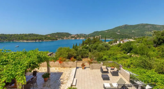 Апартаменты с 2 комнатами с видом на море Villa and Apartments Milos