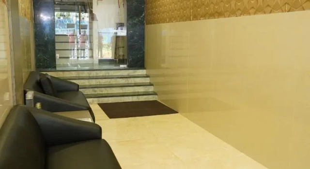 Hotel Sharda Sion, Varaa Hotelli Hotellit New Delhi uima-altaalla, Uima-allas