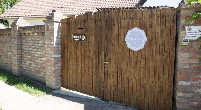 Bíborlak, Prenota Appartamento Villány 
