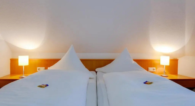 Четырёхместный номер Standard Central Hotel Friedrichshafen