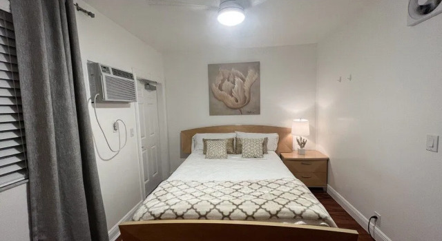 The Pearl Beachside Apartments on Hollywood Beach Broadwalk, Book Lejlighed Hollywood Panhandle Florida