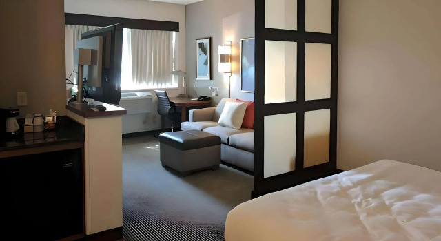 Comfort Suites Milwaukee West, Reserva ahora Hotel Milwaukee Wisconsin