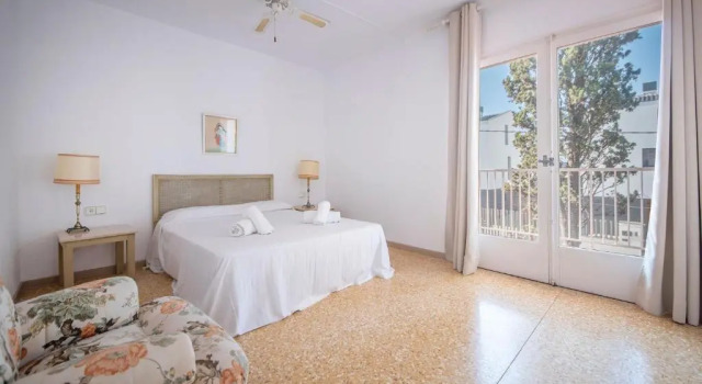 R31 Casa MONICA, Boek Hotel El Vendrell 