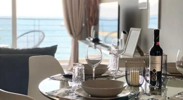 Апартаменты Seafront Kalamata Haven - Blue Luxury Suite