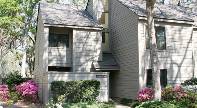 Heritage Villa 2221 by RedAwning