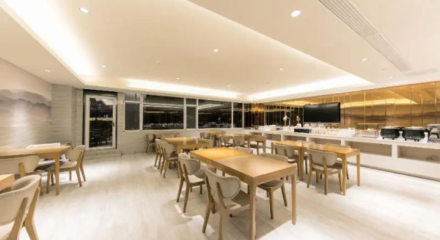 Ji Hotel Xinchang dafosi