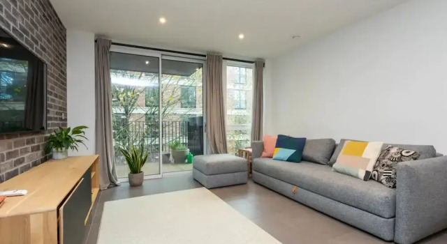 Modern Family Friendly 2 Bedroom Flat in Hackney Wick