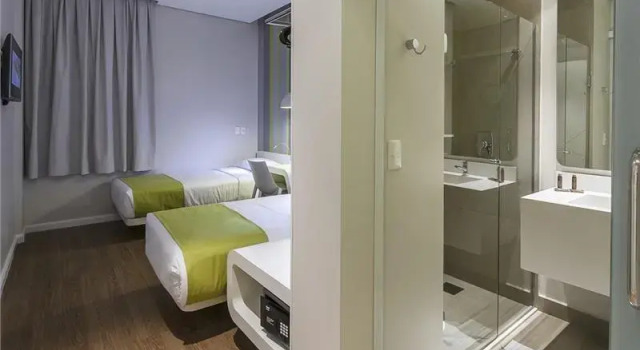 Dmax Hotel