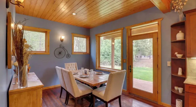 Enchanting Glacier Park Getaway by Flathead Lake!, Buchen Sie Ferienhaus Hotels in Montana mit Parkplatz, Parkplätze