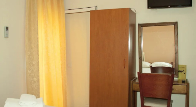 Одноместный номер Standard с балконом Stavrodromi Hotel