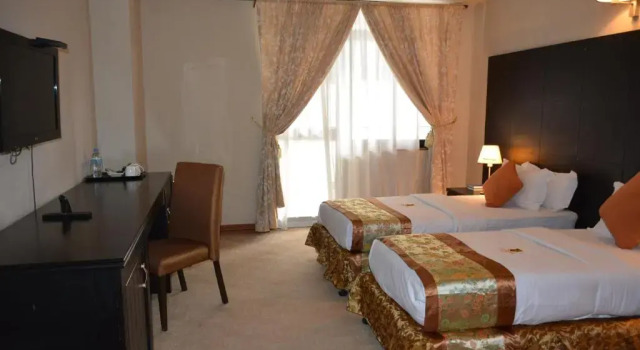 Семейный номер Standard Gold Crest Hotel