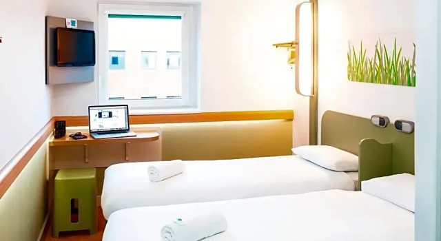 Номер Standard ibis budget Newport
