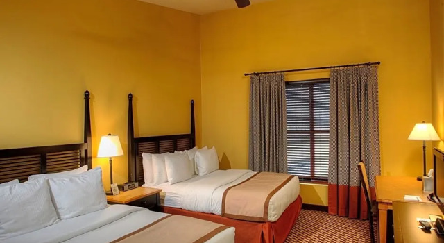 Четырёхместный номер Deluxe Bear Creek Mountain Resort