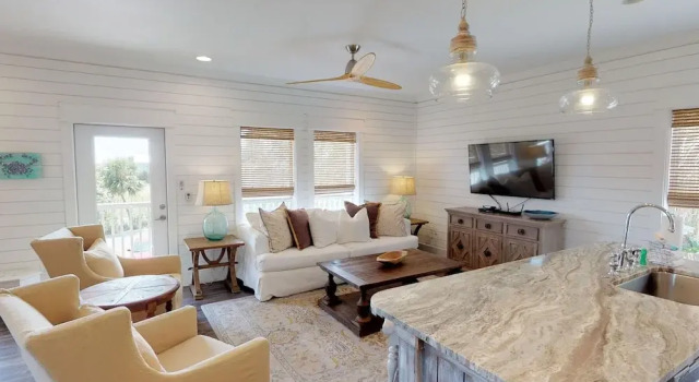 Shiplap House - 41 Tranquil Way by Dune Vacation Rentals, Book Hotel 4-stjernede hoteller i Seacrest, 4*