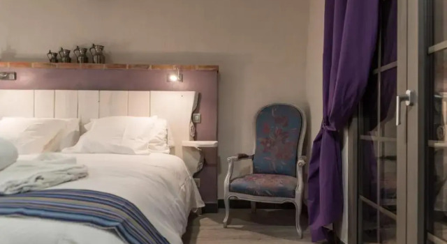 Люкс Deluxe LE MAS DES COLOMBES Chambres dhôtes B&B & SPA