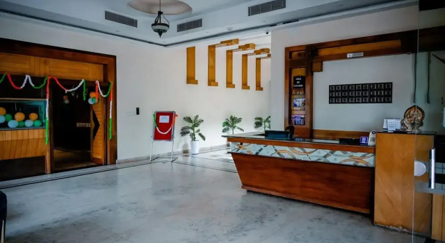 Hotel Royal Celebration, Забронировать Отель Кавардха штат Чхаттисгарх