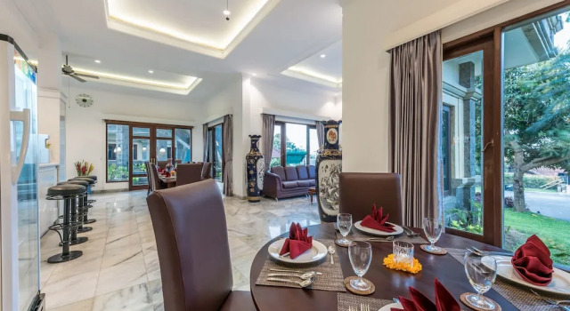 Вилла с 6 комнатами Villa Bali Castle Nusa Dua