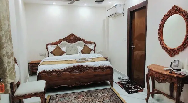 Номер Executive Hotel Royal Shantii Inn with Ganges View