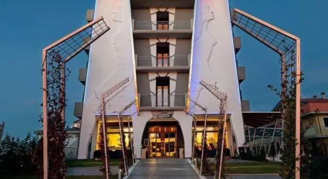 Eden Hotel