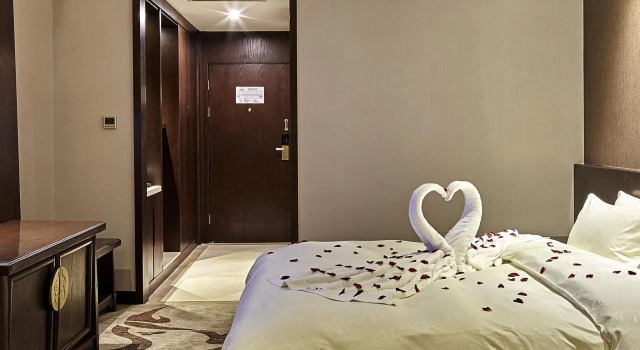 Sanroyal International Hotel, Buchen Sie Hotel Ngawa China
