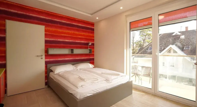 Номер Comfort Colors Holiday Hotel