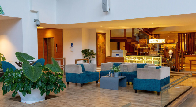 Radisson Blu Plaza Hotel Hyderabad Banjara Hills, Забронировать Отель Отели Хайдарабада с завтраком, рядом с City Centre Mall, Завтраки