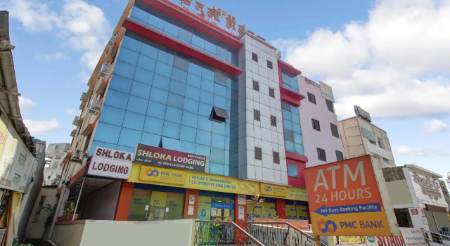 OYO 74539 Hotel Shloka Inn, Забронировать Отель Отели штата Махараштры 3 звезды, 3*