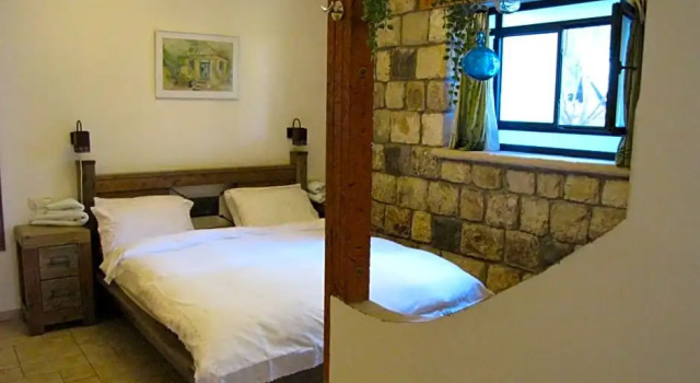 Shwartzimmer, Book Hotel Rosh Pinna Upper Galilee