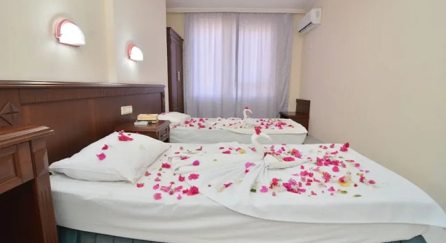 Четырёхместный номер Standard с балконом Rose Garden Apart Hotel