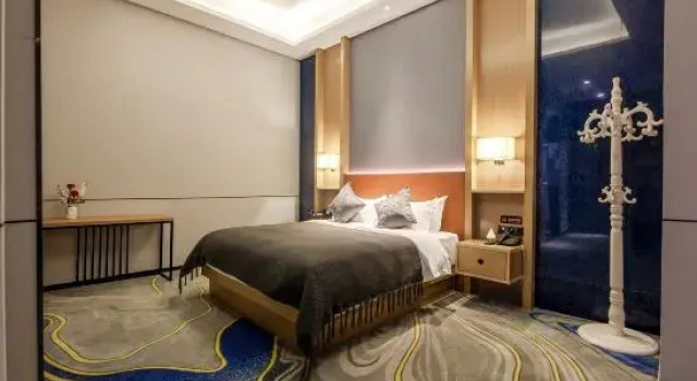 Люкс Nanyang Okey Elegant Style Hotel (Wanda Jianye Triumph Square Dushan Avenue Branch)