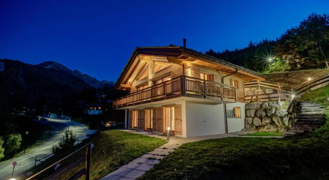 Chalet Joli, Prenota Chalet Hotel a Canton Vallese con parcheggio, Parcheggio