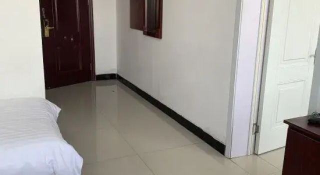 Трёхместный люкс Jiatianxia Business Hotel