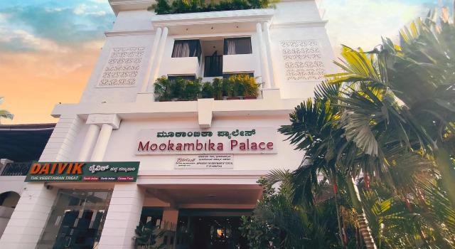Hotel mookambika palace, Rezervovat Hotel Hotely v Bangalore s parkováním, Parkování