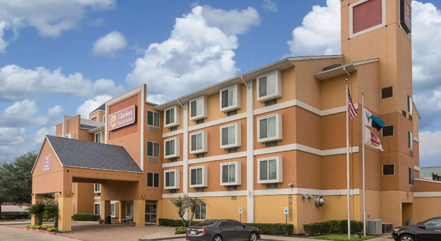 Quality Inn & Suites West Chase, Забронировать Отель Вестчейс Хьюстон, рядом с Уэстхеймер-Роуд