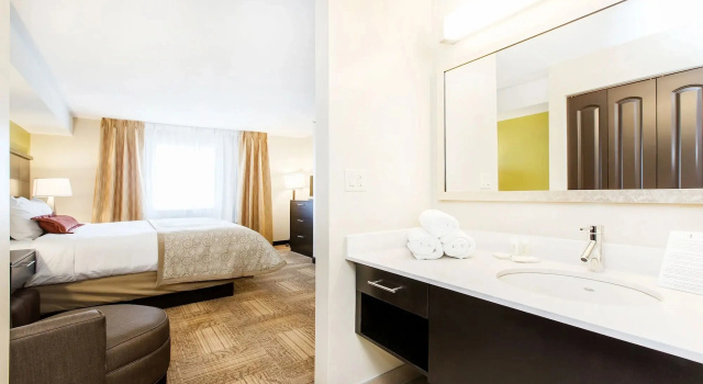 Staybridge Suites West Edmonton, an IHG Hotel, Prenota Hotel Hotel a Edmonton con colazione, Colazione