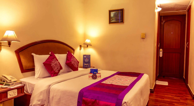 OYO Premium GVMC Visakhapatnam, Rezerwuj Hotel Hotele w Andhra Pradesh z parkingiem, Parking