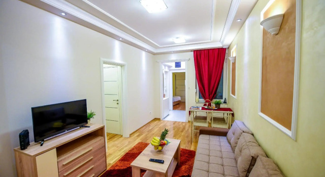 Apartment Sweet House Politika