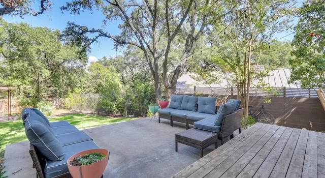 Коттедж Modern Austin Home w/ Yard ~ 1 Mi From Acl!