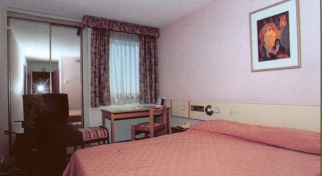 Comfort Hotel Antibes Sophia, Забронировать Отель Отели Приморских Альпы с бассейном, Бассейн