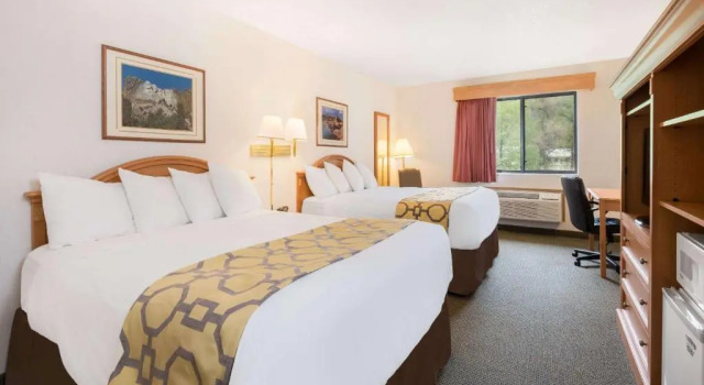 Четырёхместный номер Standard Baymont by Wyndham Hot Springs