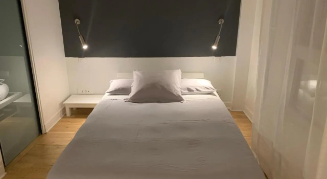 Trés Beau Studio (face bois), 10mn de l'Etoile
