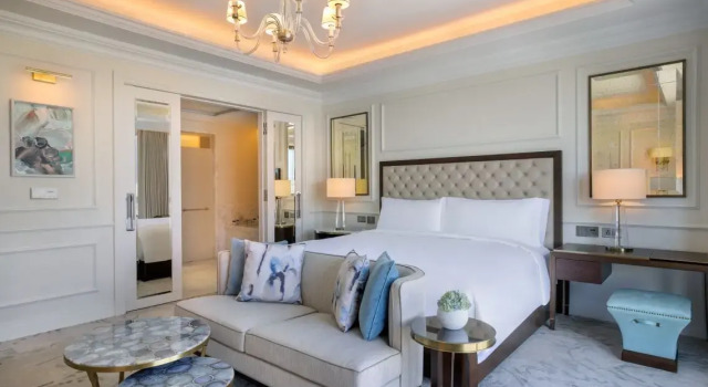 Номер Standard The Ritz-Carlton, Amman