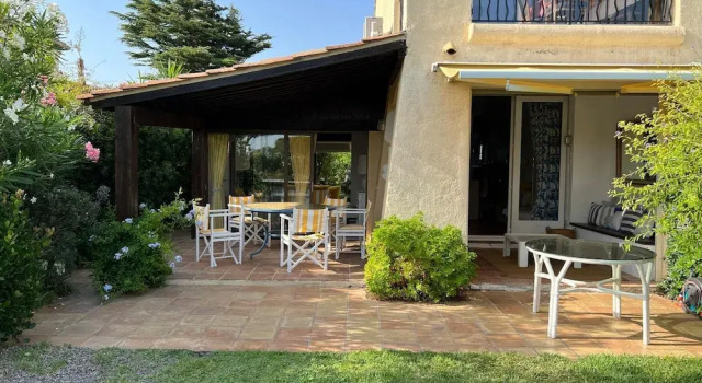 Коттедж Lovely Holiday Apartment by the sea in Grimaud