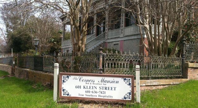 Corners Mansion Inn - A Bed and Breakfast, Забронировать Отель «постель и завтрак» Виксберг Миссисипи