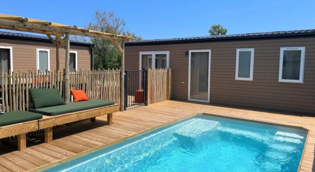 Perhe Villa näköala uima-altaalle La Clape Village