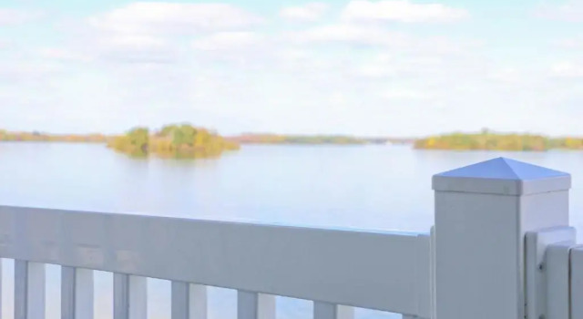 Четырёхместный номер Superior с видом на озеро Bay Pointe Inn