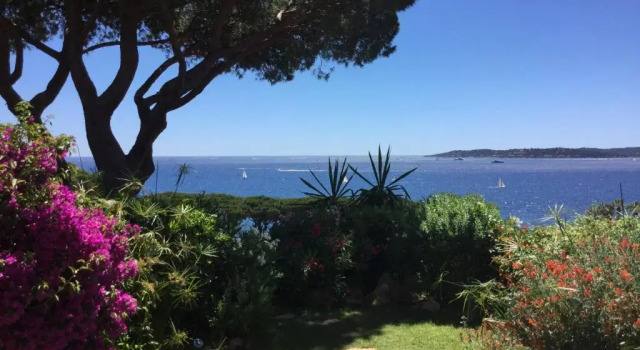 Апартаменты Appartement 1 chambre vue mer au Clos de la Madrague