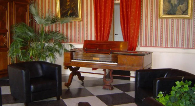 Chateau De Vaugrignon