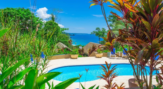 Номер Standard с 2 комнатами с балконом Red Frog Beach Island Resort